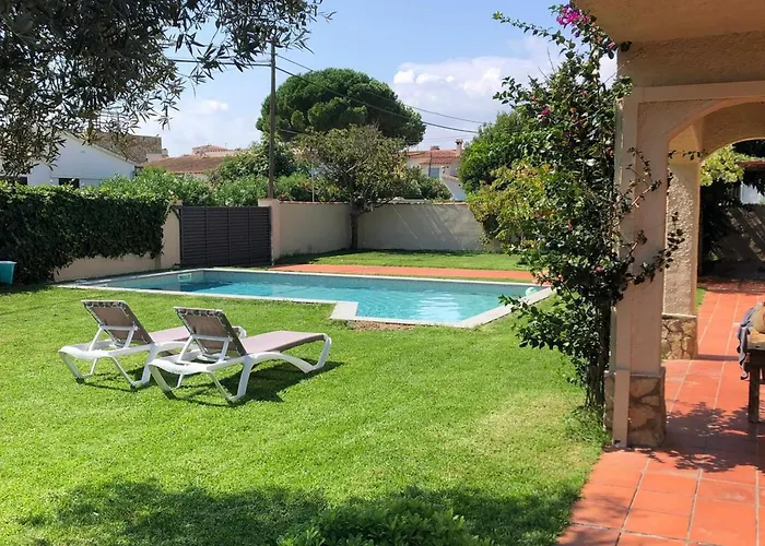 Casa Comoda Con Piscina Privada Y Jardin En Sant Pere Pescador - Es-89-143