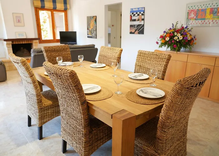 Superb Villa Near Sandy Beach Sant Pere Pescador, Amfora 64